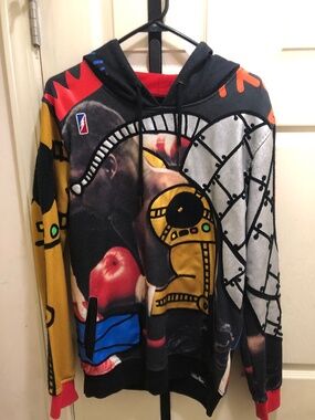 1 Ron bass hoody and 1 Ron bass sweater size M